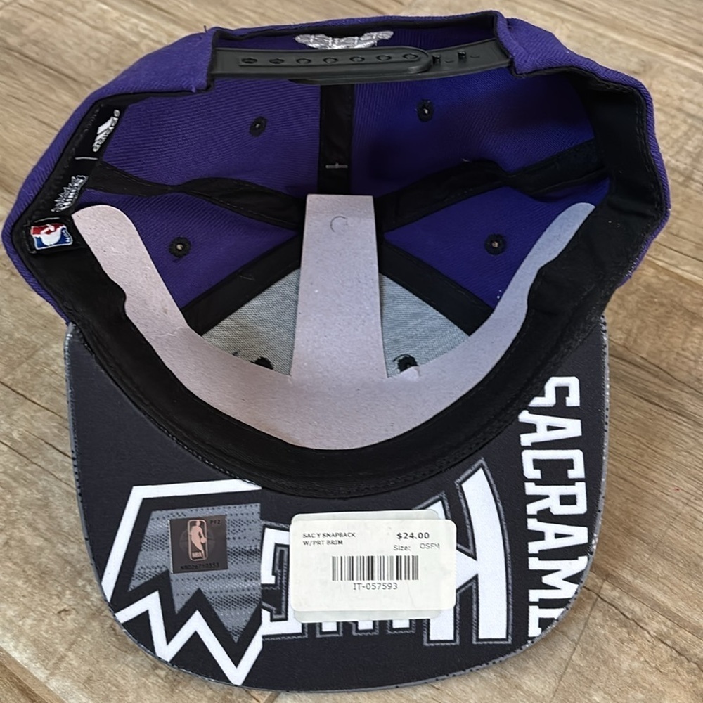 Adidas Purple and Gray Kings SnapBack Cap. NWT - Picture 4 of 4